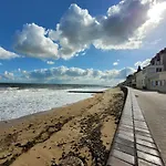 Maison De Pecheur Charmante Et Atypique En Pierre, 1 Min De Marche De La Saint-Aubin-Sur-Mer (Calvados)
