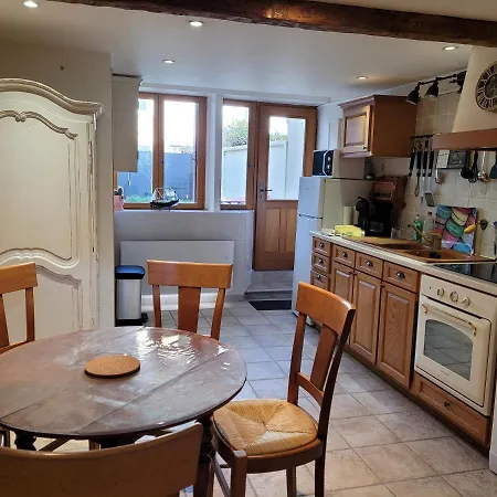 Maison De Pecheur Charmante Et Atypique En Pierre, 1 Min De Marche De La