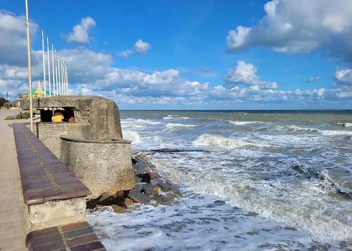 Maison De Pecheur Charmante Et Atypique En Pierre, 1 Min De Marche De La Dom wakacyjny