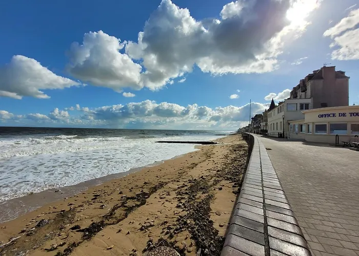 Maison De Pecheur Charmante Et Atypique En Pierre, 1 Min De Marche De La Saint-Aubin-Sur-Mer (Calvados)