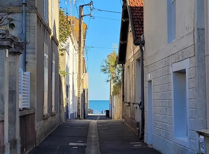 Dom wakacyjny Maison De Pecheur Charmante Et Atypique En Pierre, 1 Min De Marche De La *