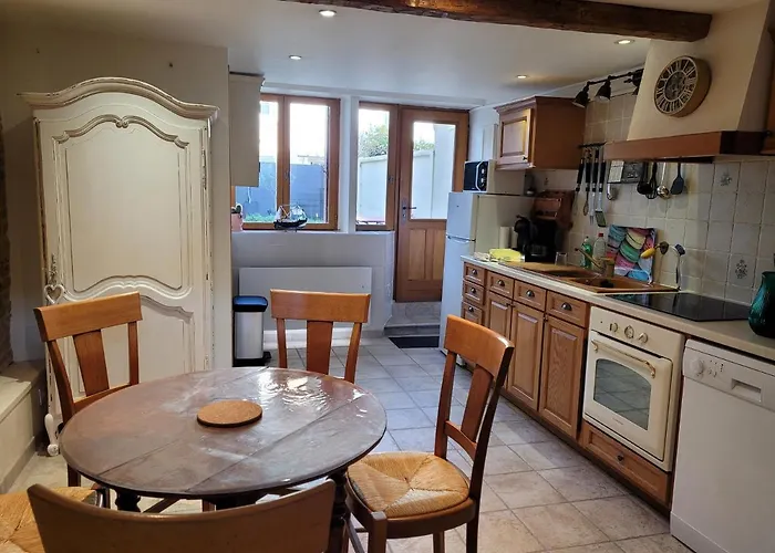 Maison De Pecheur Charmante Et Atypique En Pierre, 1 Min De Marche De La